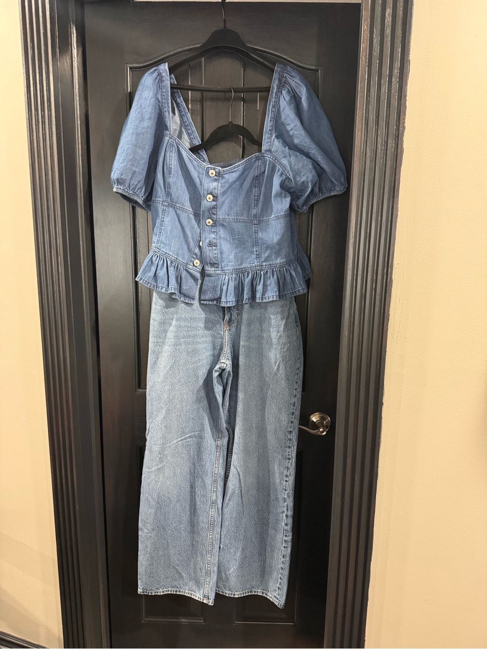 Light Blue Denim Wide-Leg Jeans Abercrombie and Fitch the loose high-rise
